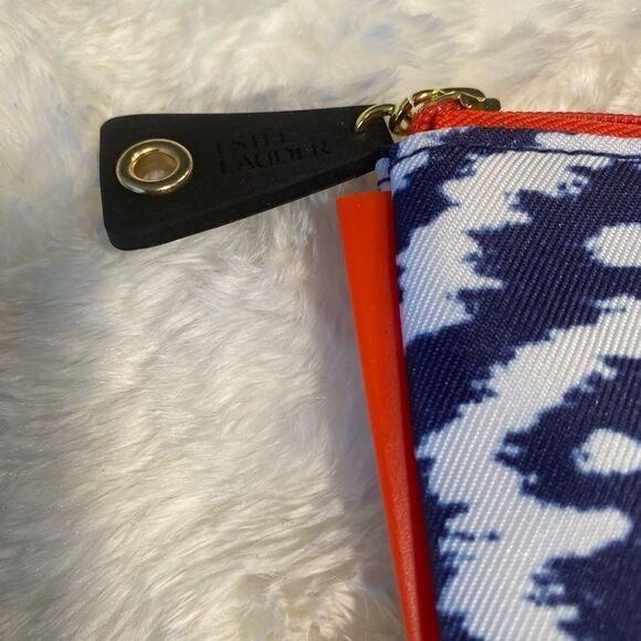 NWOT Bundle of two Estee Lauder cosmetic Bags. - Picture 8 of 14